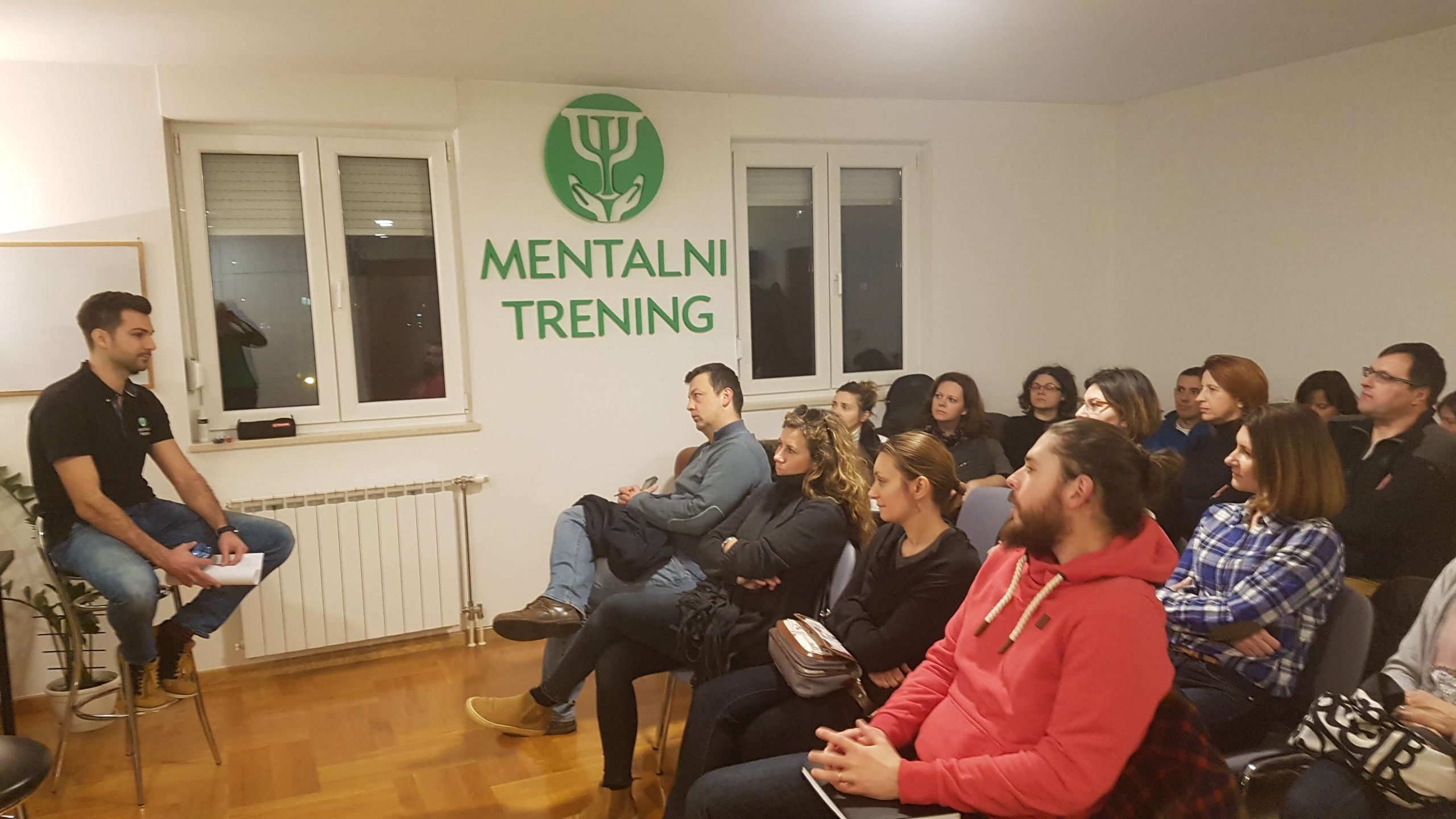 Luka Škrinjarić i Sanja Vrančić u uredu Mentalnog Treninga drže predavanje za roditelje djece sportaša